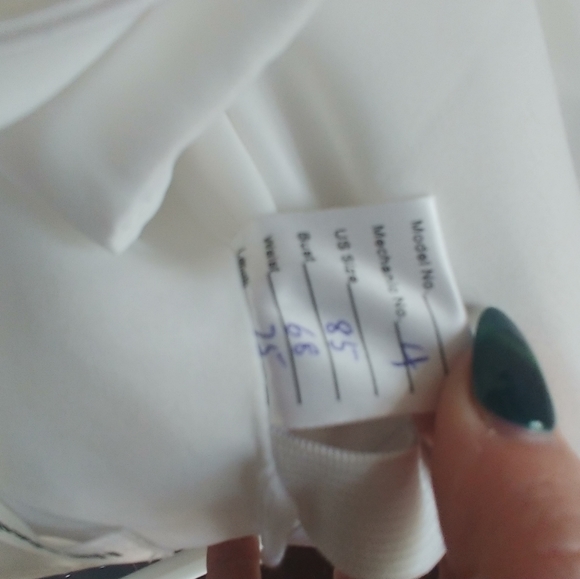 White lace cocktail dress. - Picture 5 of 5